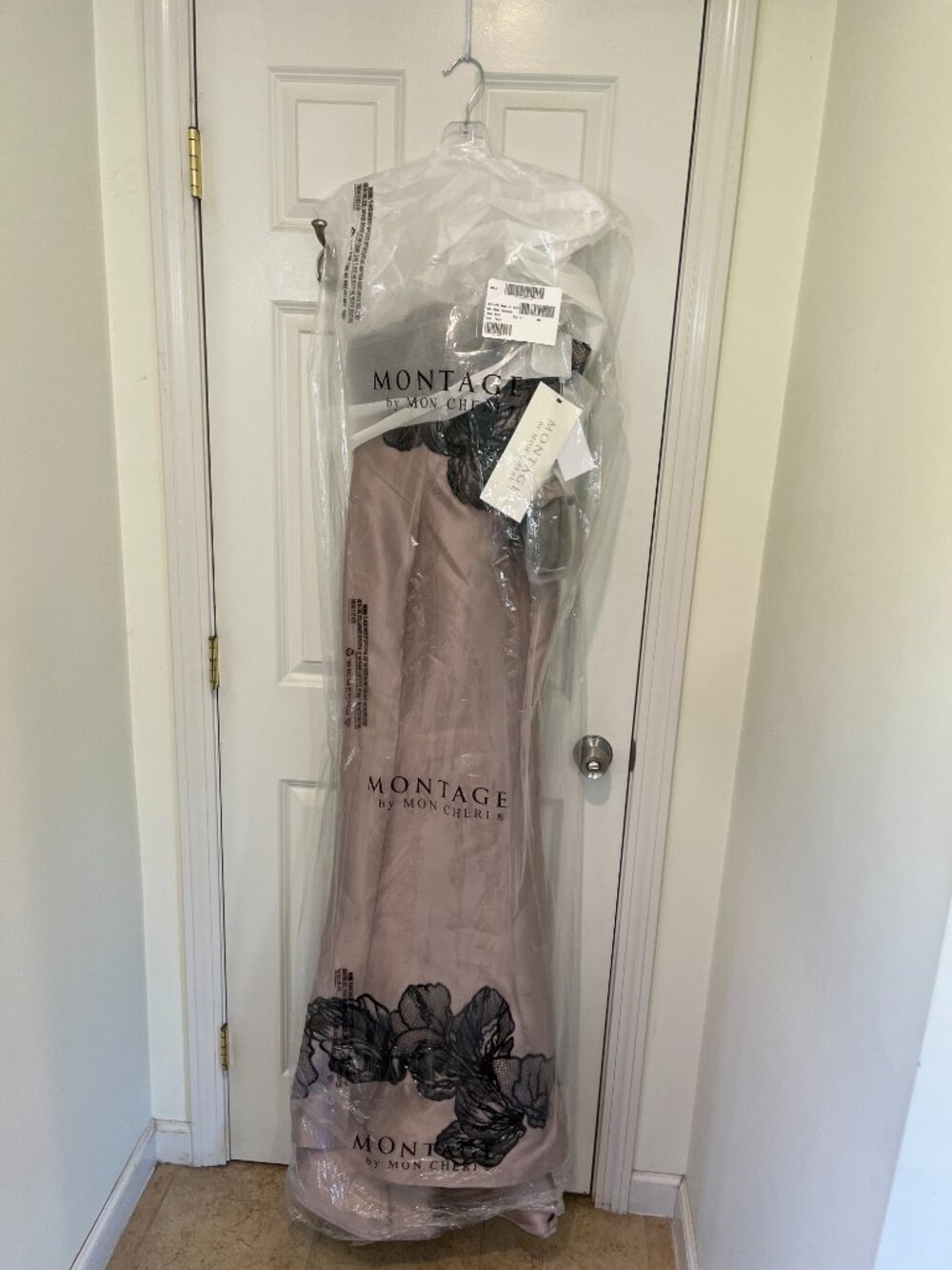 Mon Cheri Montage M841 mother of the bride formal gown, size 4, new with tags
